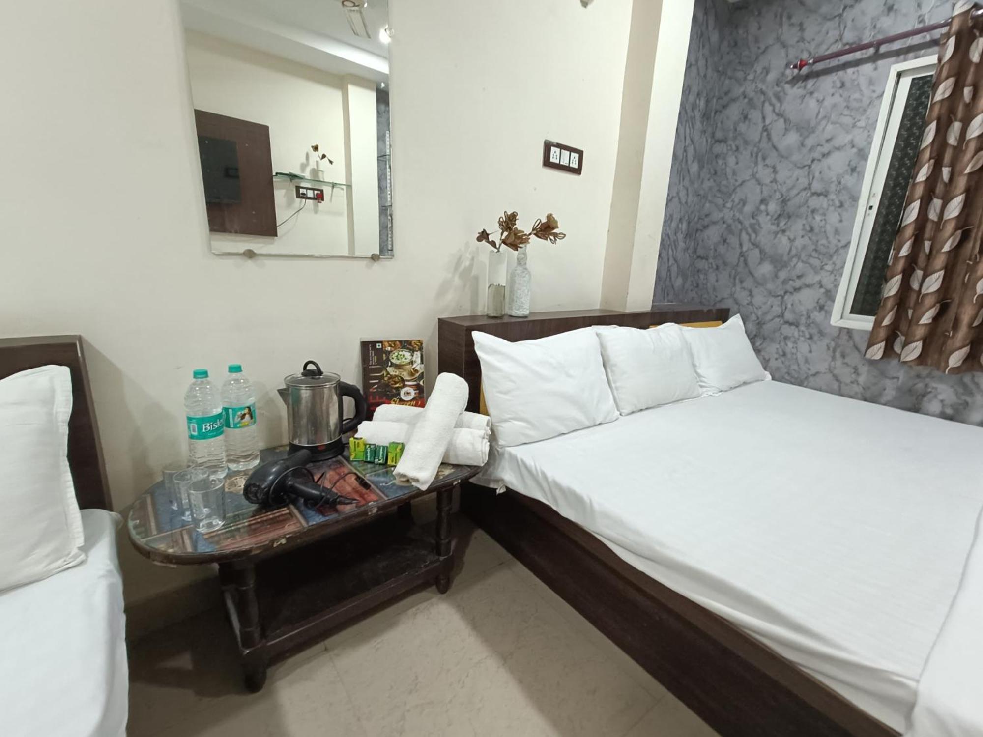 Treebo Yatri Grah Kshipra T Hotel Удджайн Экстерьер фото