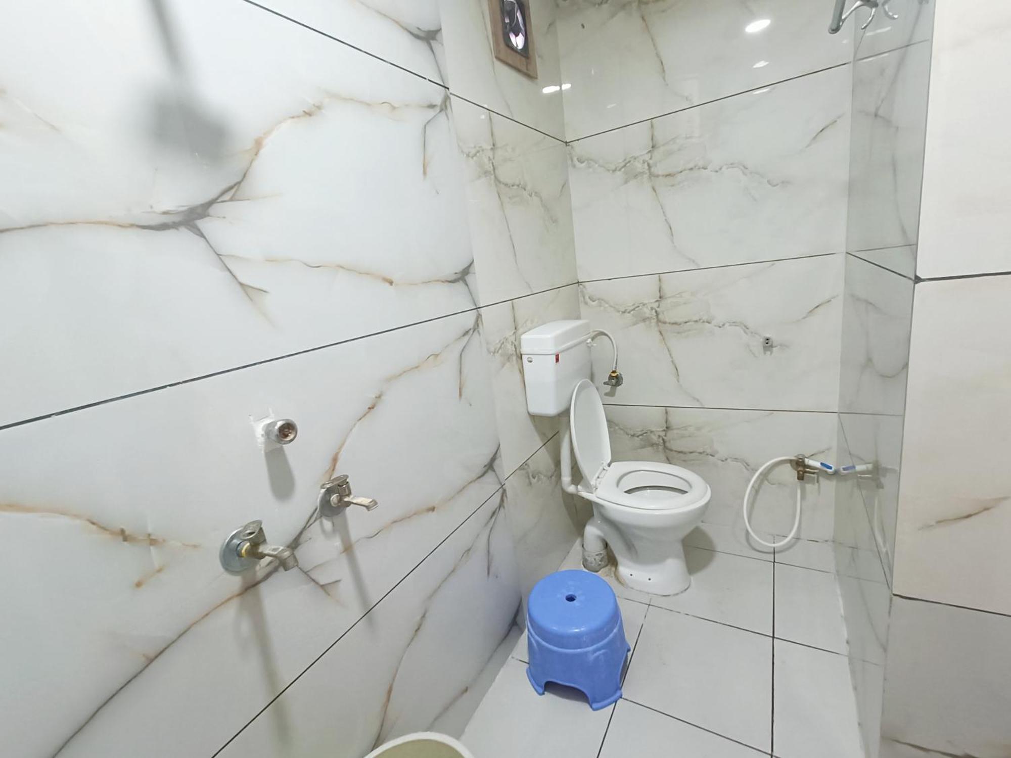 Treebo Yatri Grah Kshipra T Hotel Удджайн Экстерьер фото