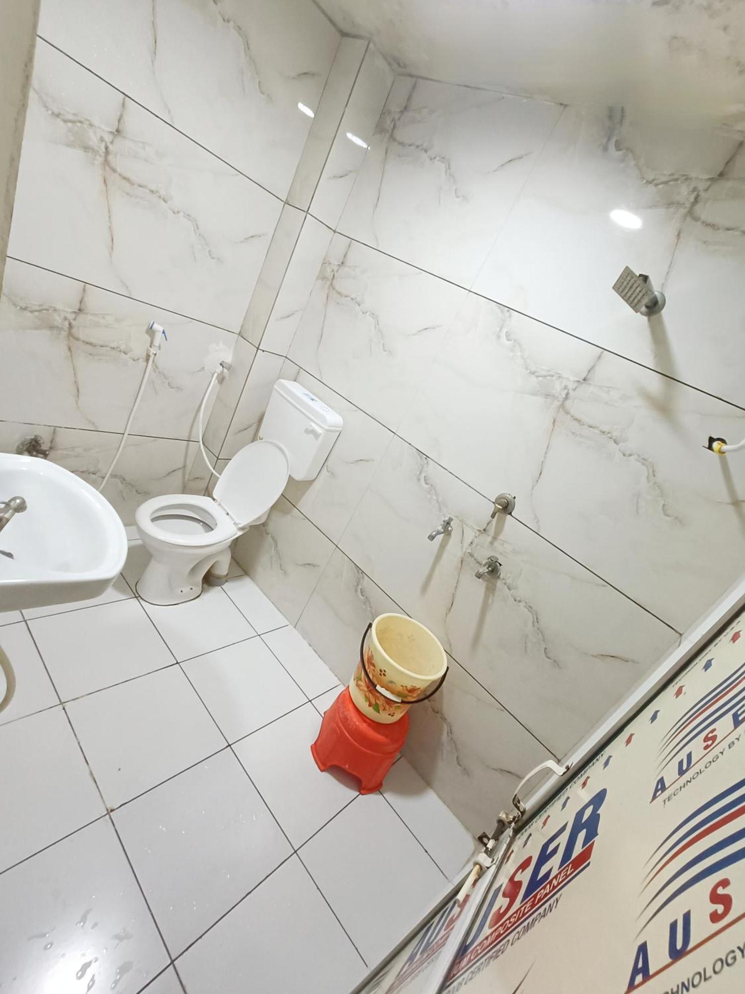 Treebo Yatri Grah Kshipra T Hotel Удджайн Экстерьер фото